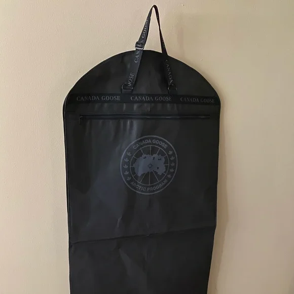 Canada Goose Garment Bag - Picture 4 of 8